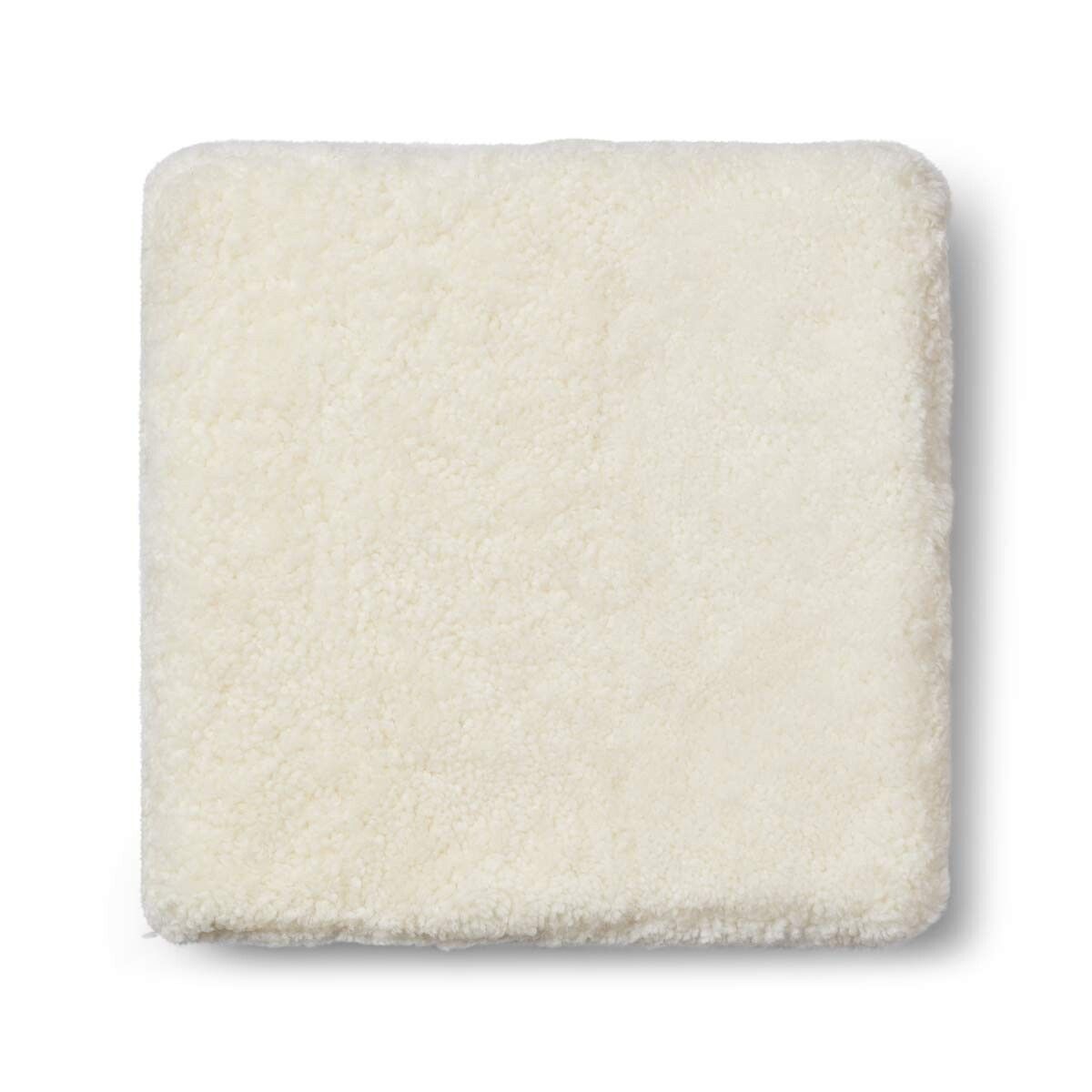 Puff | Korthåret | New Zealand | 40x40x13 cm Hvit
