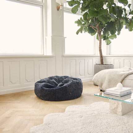 Rund saueskinnspose i kort ull | Medium | Large Koksgrå