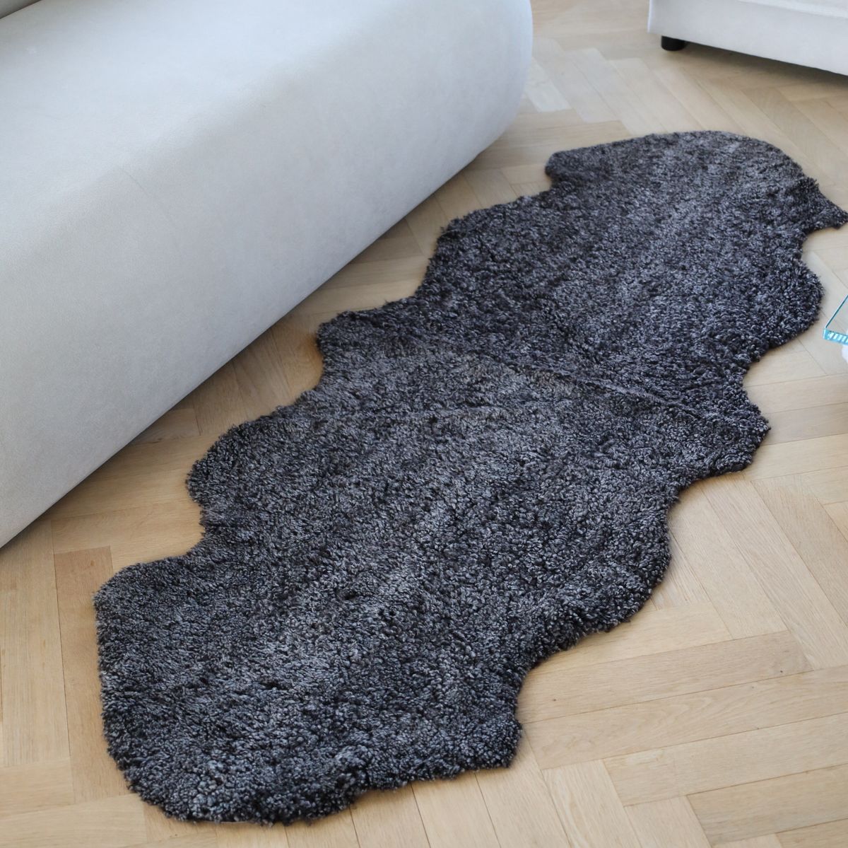 Saueskinn | Korthåret | New Zealand | 180x60 cm Koksgrå