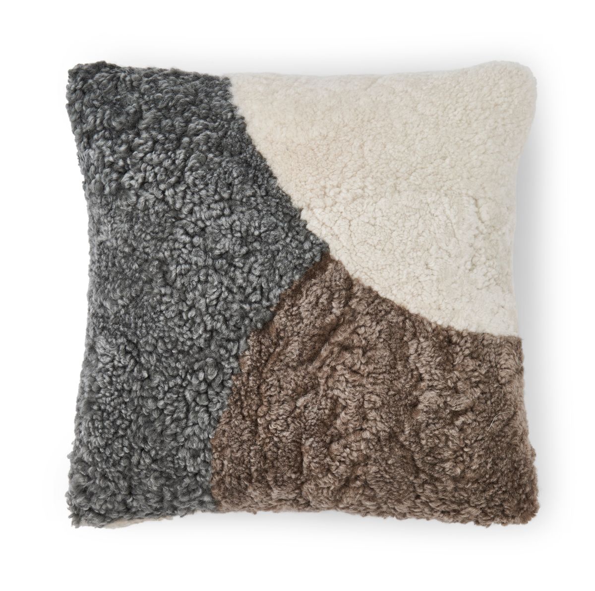 Trefarget saueskinnpute | Korthåret | New Zealand | Dobbeltsidig | 46x46 cm