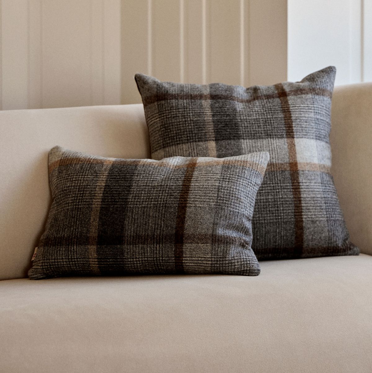Checked Collection | Ullpute | Dobbeltsidig | 52x52 cm | 34x52 cm Kakao – Mørkebrun
