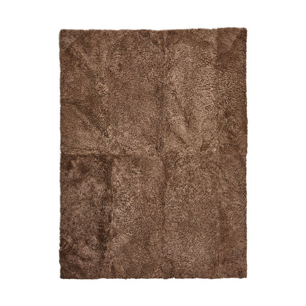 Kort ullteppe i krøllete saueskinn med design Taupe