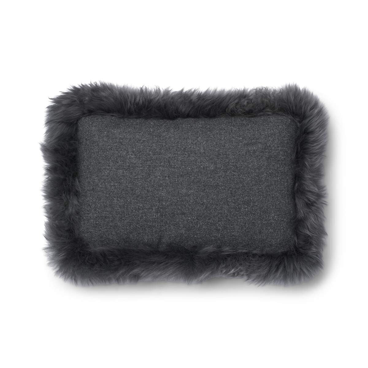 Classic Collection | Ullpute | Langhåret | Dobbeltsidig | 52x52 cm | 34x52 cm Mørkegrå / Stålgrå