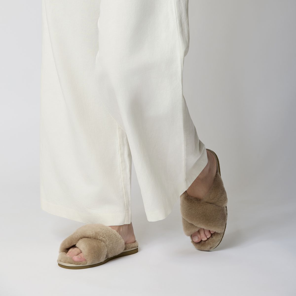 Slipper cross Mørk Grå