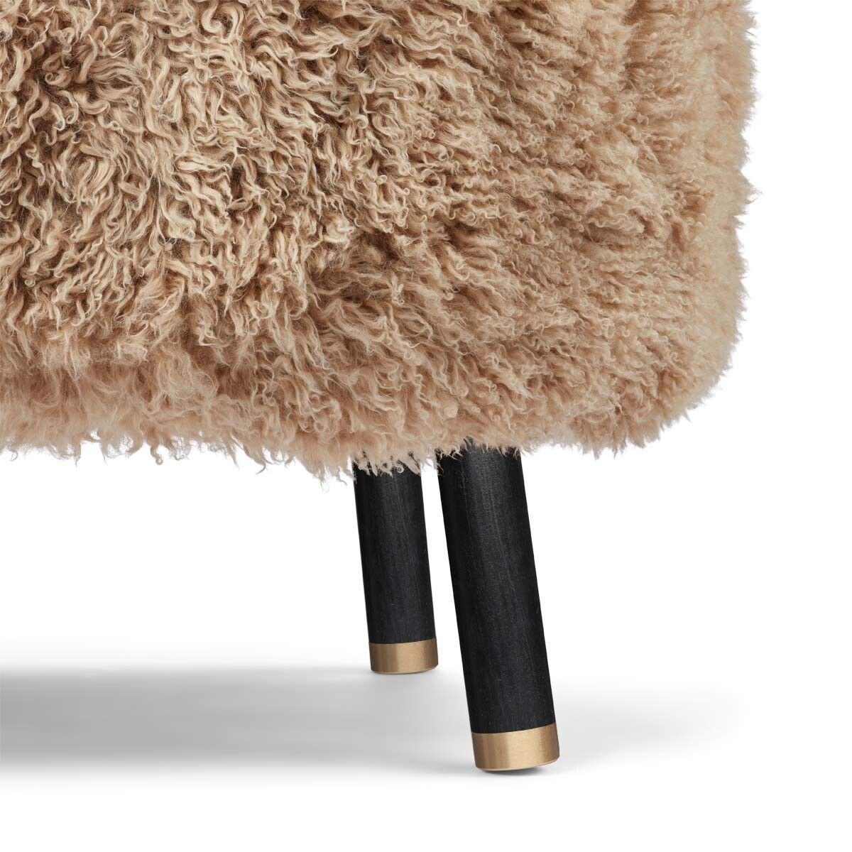 Emil Lounge Chair | Langhåret Honning