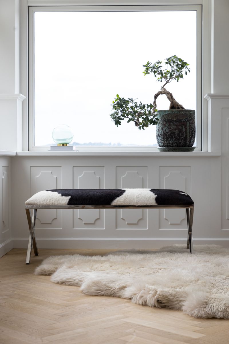 Benk | Kuskinn | 110x45x45 cm Salt / Pepper / Sort / Hvit