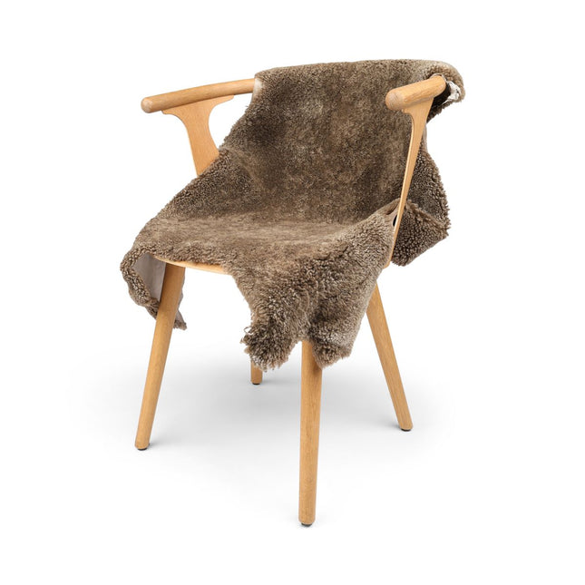 Saueskinn | Naturlig form | Kort ull | 90 x 60 cm Lysebrun