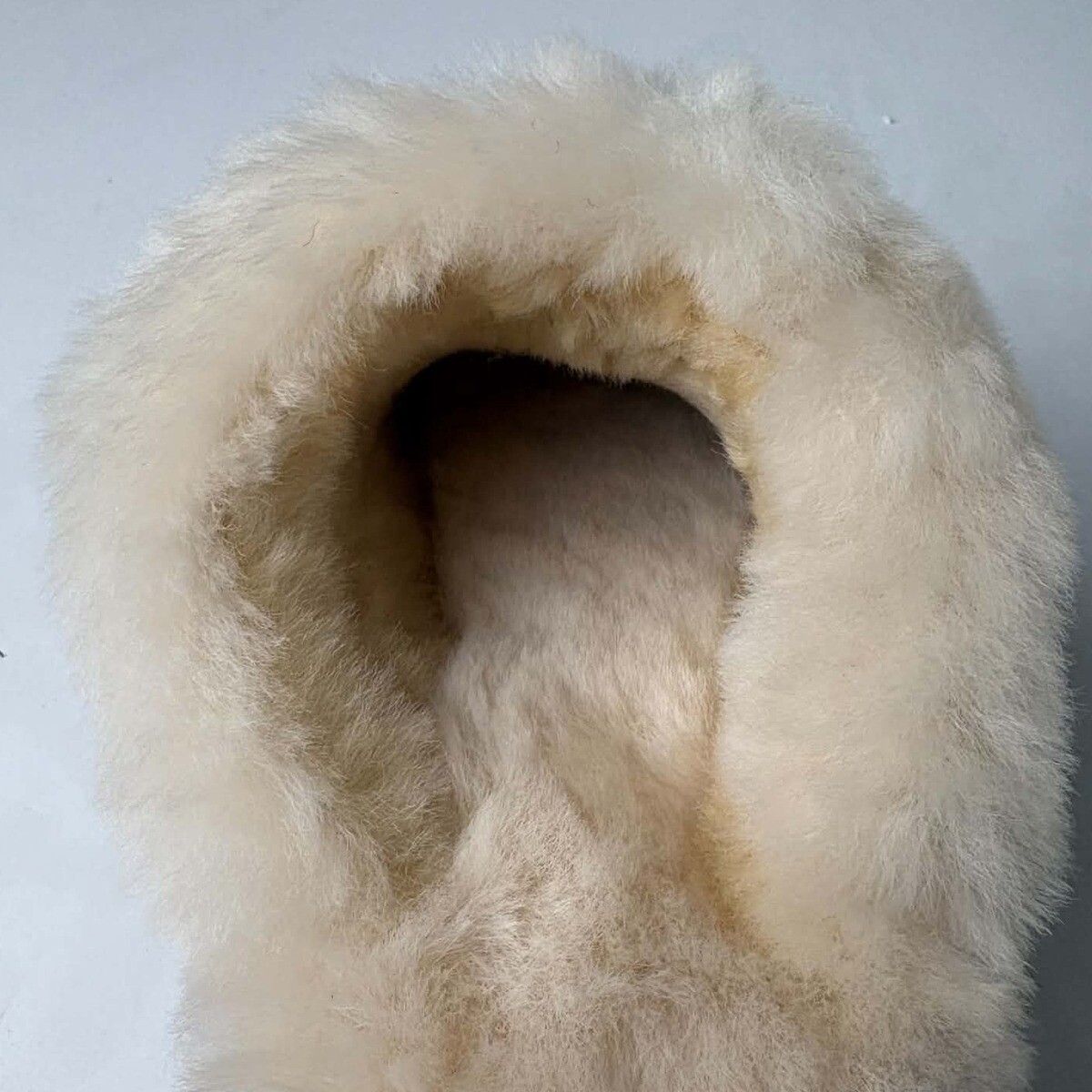Fluffy krøllete tøfler Kastanje