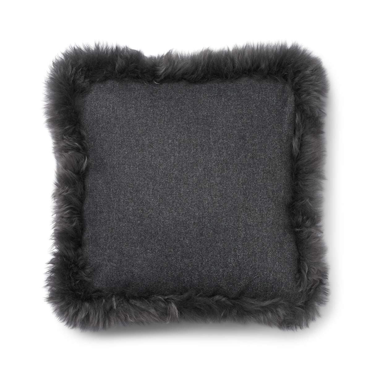 Classic Collection | Ullpute | Langhåret | Dobbeltsidig | 52x52 cm | 34x52 cm Mørkegrå / Stålgrå